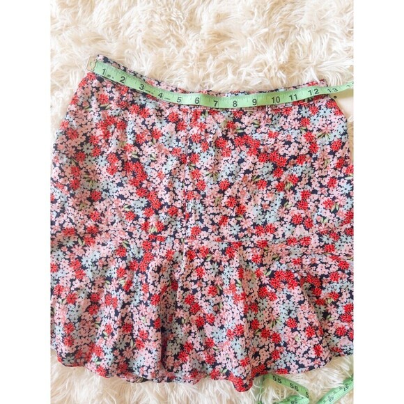 SO Women’s Red Floral Mini Skirt size Small NWT - Picture 5 of 9